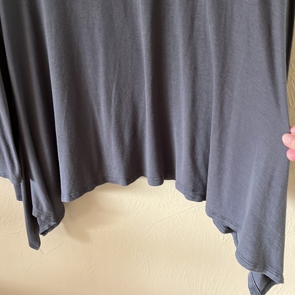 The Hanger gray knit asymmetric tunic size XL - Picture 4 of 8